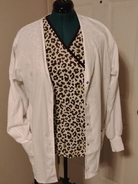 Greys Anatomy White Women's Utility Jacket/ Snap Front-Scrub Top Animal Print